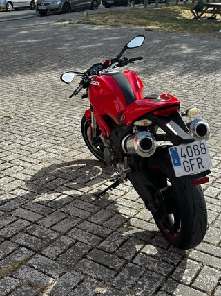 Ducati Monster 696