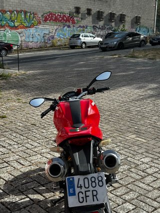 Ducati Monster 696