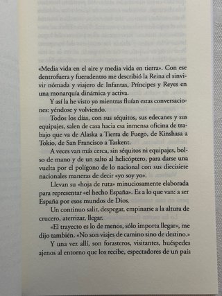 Libro La Reina muy de cerca Pilar Urbano