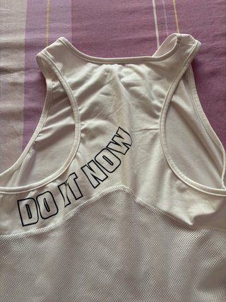 Camiseta deportiva blanca