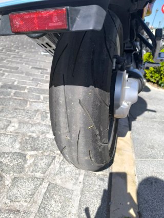 BMW R850R Roja