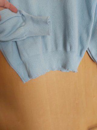 Jersey azul celeste con volantes