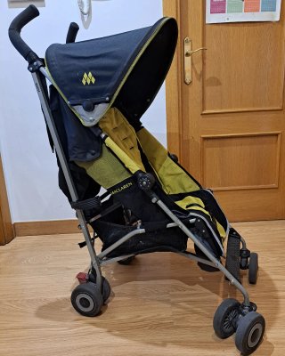 Carro de bebé Maclaren amarillo y negro