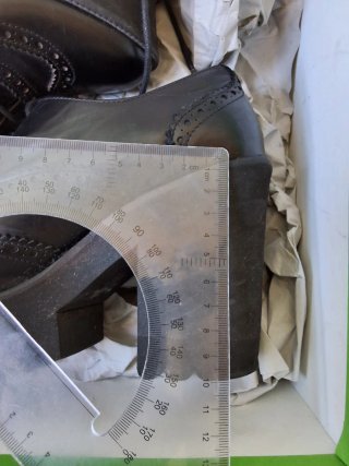 Zapatos negros de plataforma con cordones