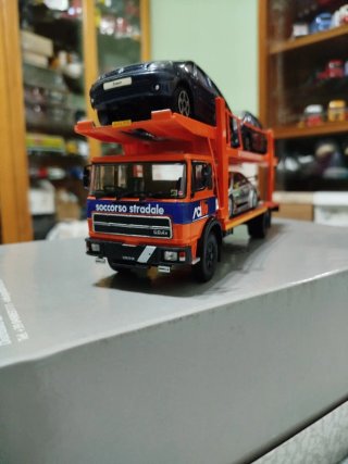 Camion bisarca auto