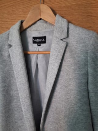 Blazer  Caroll en color gris. Talla 36