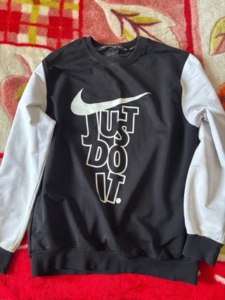 Sudadera Nike Just Do It Negra y Blanca