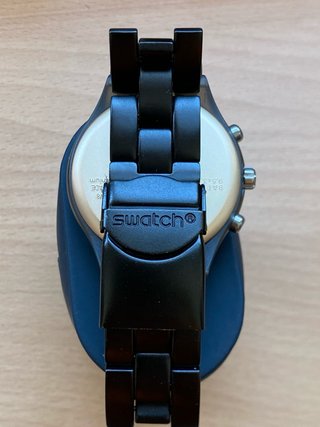Reloj Swatch Negro y Plateado