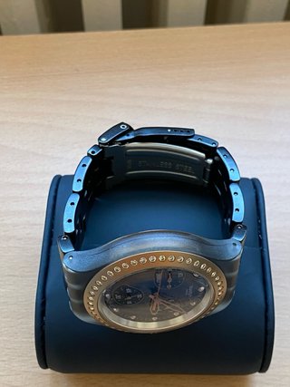 Reloj Swatch Negro y Plateado