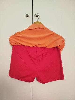 Falda pantalón deportiva naranja y roja