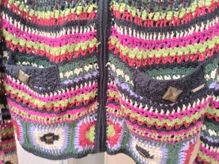 Chaqueta crochet multicolor con cremallera