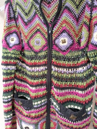 Chaqueta crochet multicolor con cremallera