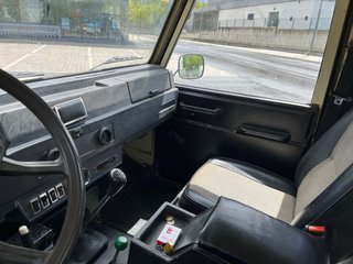 Land Rover Santana Cazorla 6 cilindros, 5 marchas