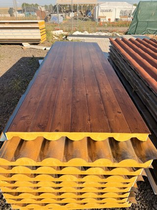 OFERTON Panel sándwich imitación teja 3,15m