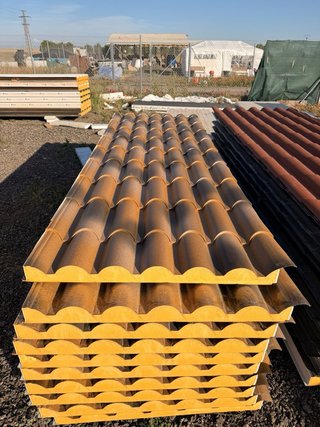 OFERTON Panel sándwich imitación teja 3,15m