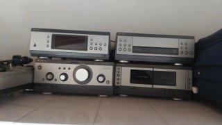 Tocadiscos Sony Plata y Negro