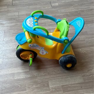 Triciclo infantil con sonidos