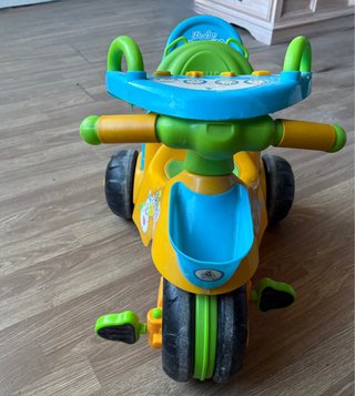 Triciclo infantil con sonidos