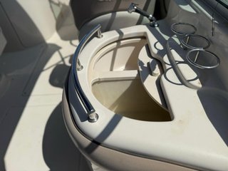 Sea Ray Sundeck 270 V8 425hp 8 metros barco