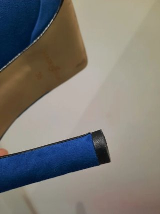 Sandali blu con tacco alto