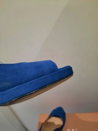 Sandali blu con tacco alto