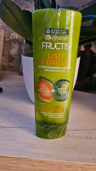 Garnier Fructis Acondicionador Liso y Brillo 300ml