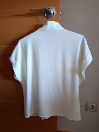 BLUSA CON BOTONES