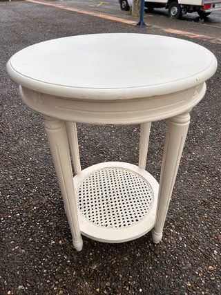 Mesa auxiliar redonda blanca