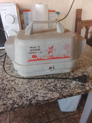 Pastor Eléctrico 230V AC 0.5 Amp