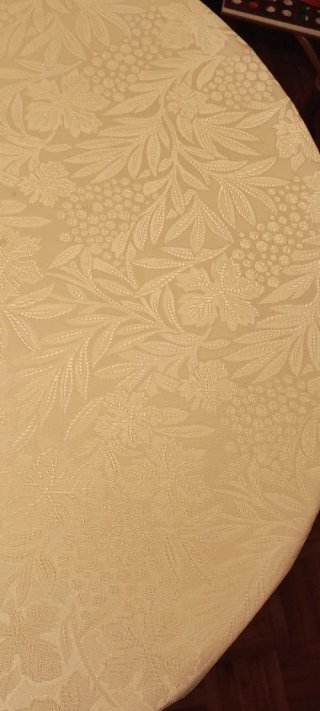 Faldilla mesa camilla redonda beige