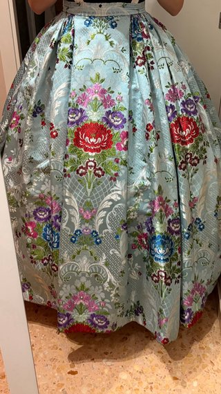 Falda Alicantina floral azul clarito