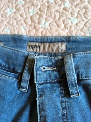Lote de Pantalones: unos vaqueros y otros de veran