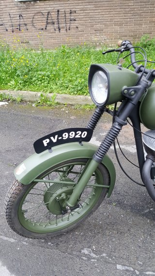 Moto clásica para escaparate o restaurar