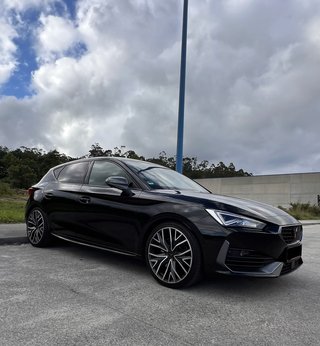 CUPRA LEON 300