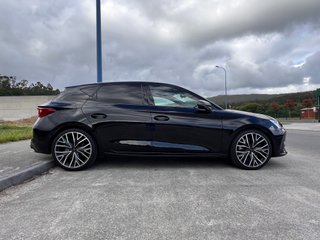 CUPRA LEON 300