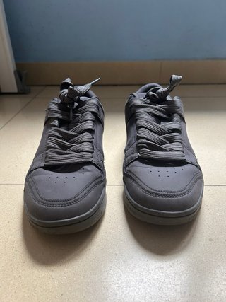 Zapatos grises hombre