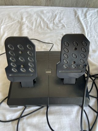 Volante PS4 con pedali
