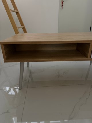 Mueble TV madera claro con cajón blanco