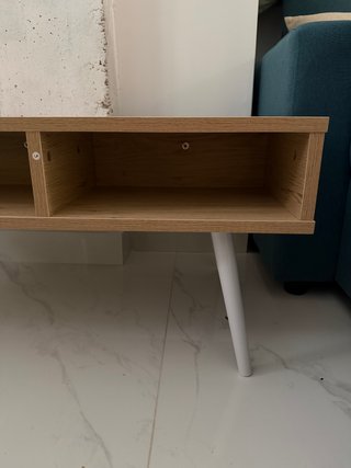 Mueble TV madera claro con cajón blanco
