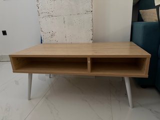 Mueble TV madera claro con cajón blanco
