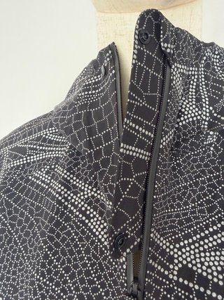 Chaqueta Asics Edición Limitada Negra/Gris