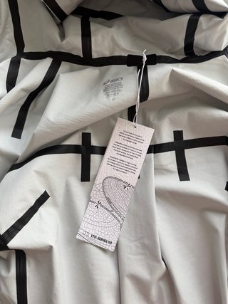Chaqueta Asics Edición Limitada Negra/Gris