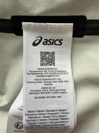 Chaqueta Asics Edición Limitada Negra/Gris