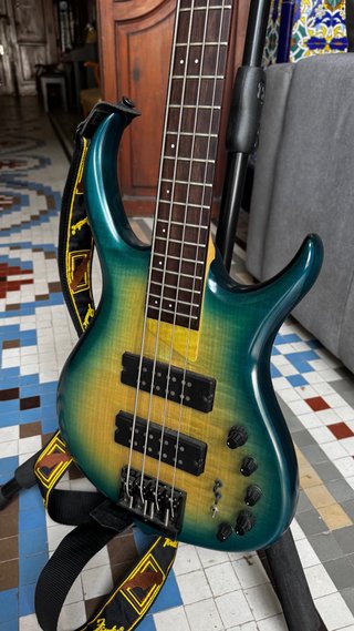 Bajo Eléctrico Sire Marcus Miller M7