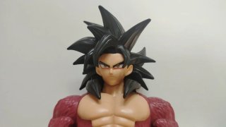 Figura Son Goku Super Saiyan 4