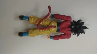 Figura Son Goku Super Saiyan 4