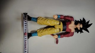 Figura Son Goku Super Saiyan 4