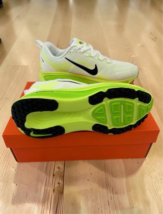 Zapatillas Nike Vomero 18 NUEVAS