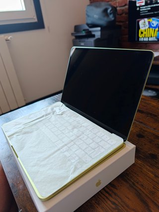 MacBook Neo 13 Cítrico/Verde