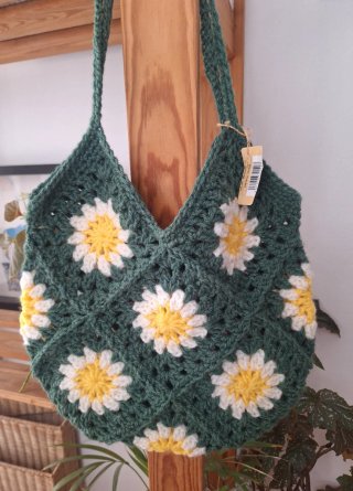 Bolso de crochet con flores